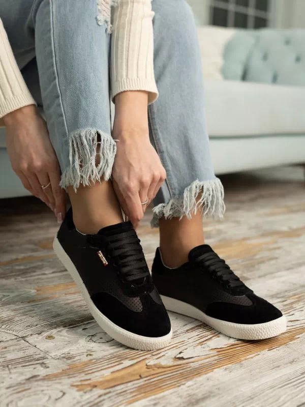 жіночі кросівки BM-205