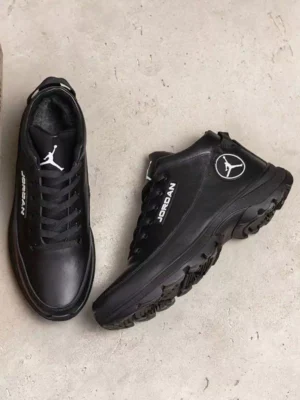 чоловічі зимові кросівки J-105